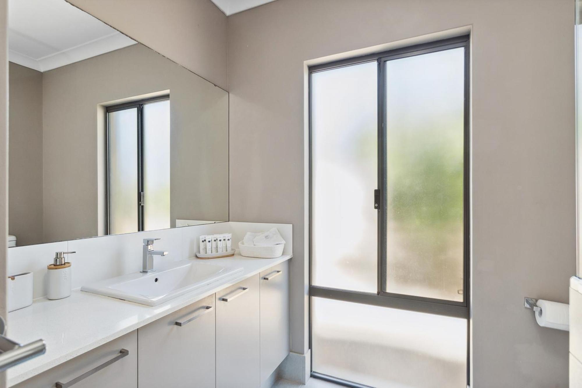 Tranquil Gumnut Cottage - Close To Airport Perth Bagian luar foto